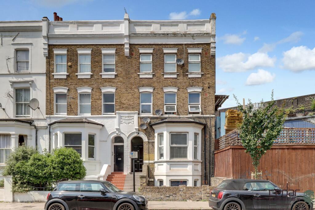 3 bed 1st Floor Flat for rent in Hampstead. From Cedar Estates - West Hampstead