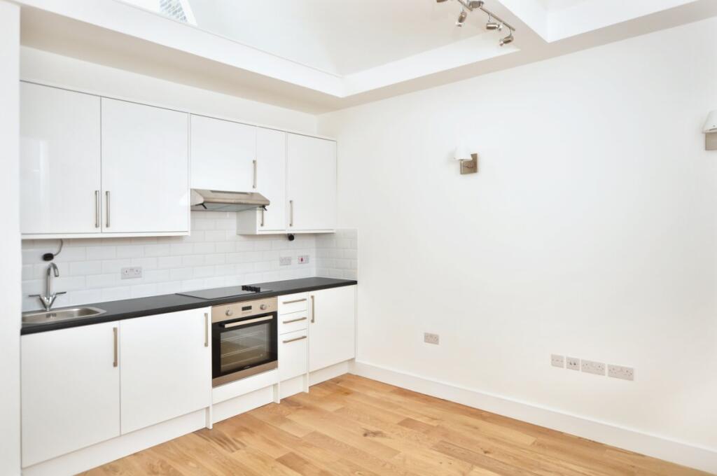 1 bed 1st Floor Flat for rent in Clapham. From Cedar Estates - West Hampstead