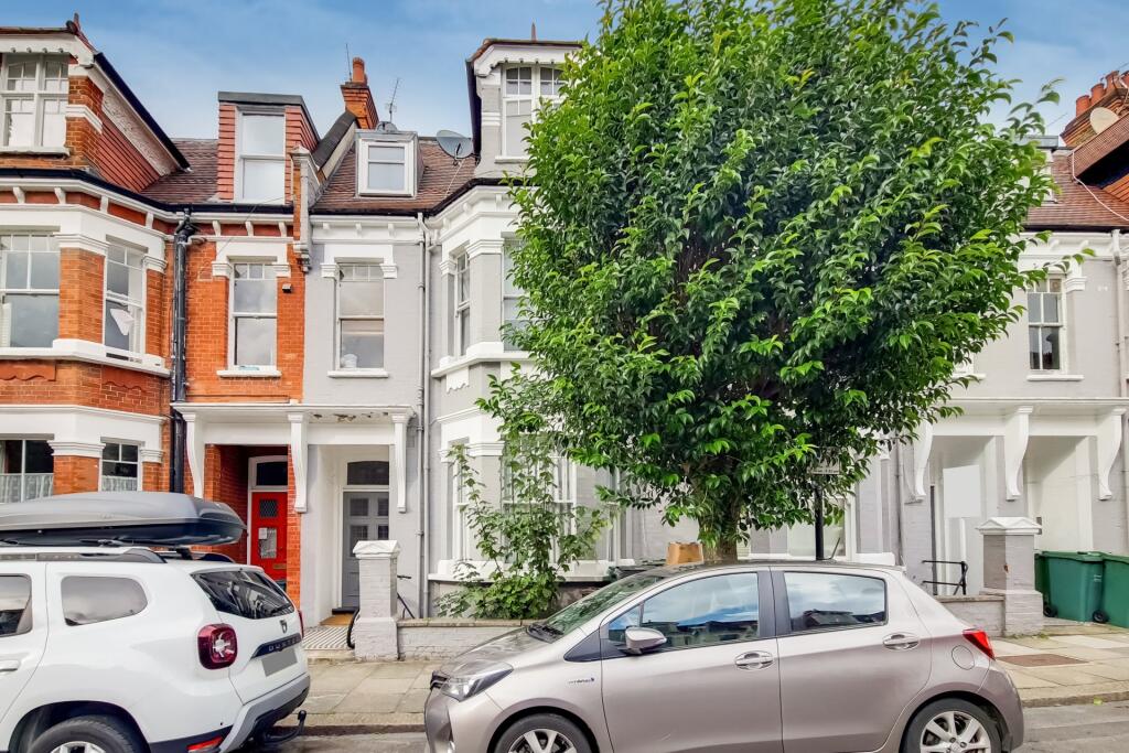 4 bed 1st Floor Flat for rent in Hampstead. From Cedar Estates - West Hampstead
