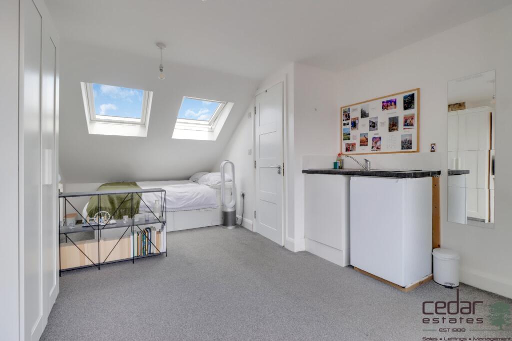 4 bed 1st Floor Flat for rent in Willesden. From Cedar Estates - West Hampstead 4 bed 1st Floor Flat for rent in Willesden. From Cedar Estates - West Hampstead