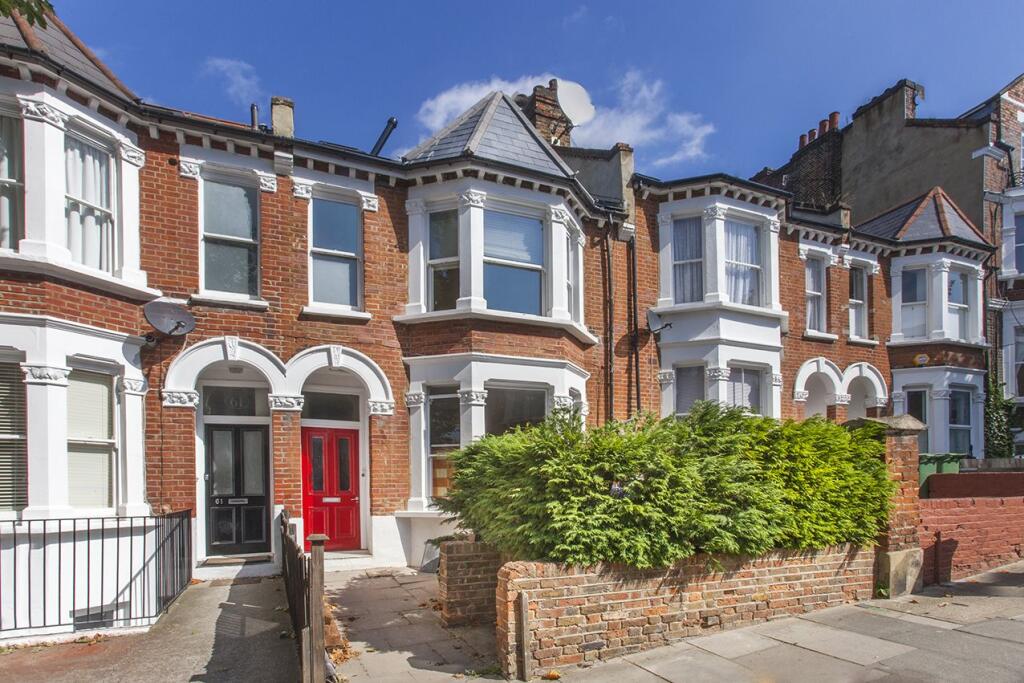 4 bed 1st Floor Flat for rent in Hampstead. From Cedar Estates - West Hampstead