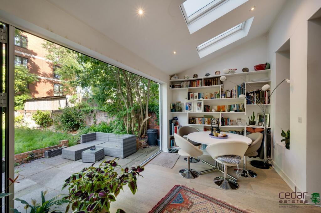 4 bed 1st Floor Flat for rent in Willesden. From Cedar Estates - West Hampstead