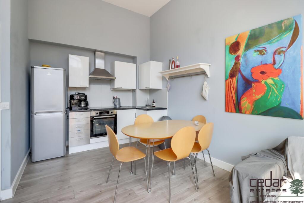 2 bed 1st Floor Flat for rent in Hampstead. From Cedar Estates - West Hampstead