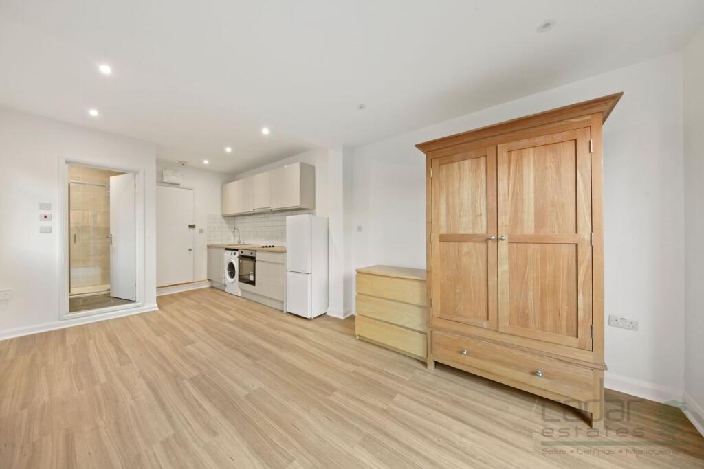 4 bed 1st Floor Flat for rent in Willesden. From Cedar Estates - West Hampstead