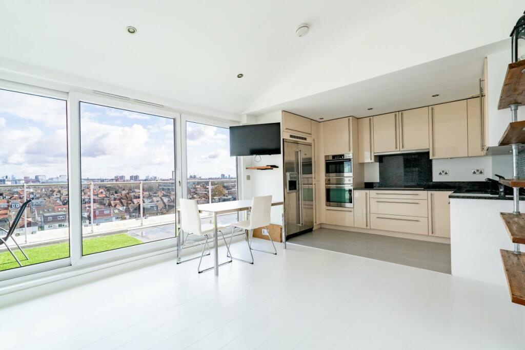 2 bed Apartment for rent in Acton. From Champions - London