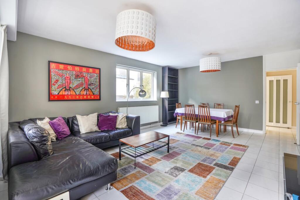 2 bed Apartment for rent in Paddington. From Champions - London