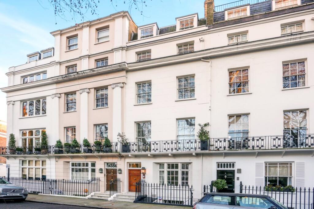 4 bed Mid Terraced House for rent in Chelsea. From Champions - London