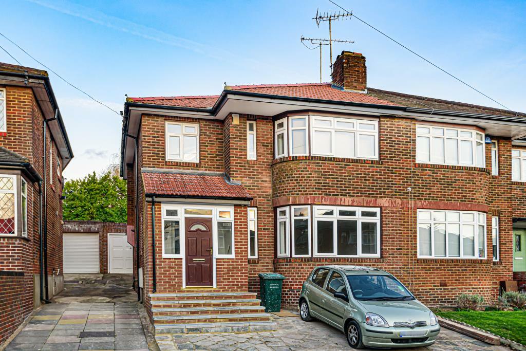 3 bed Semi-Detached House for rent in London. From Chancellors - Barnet - Lettings