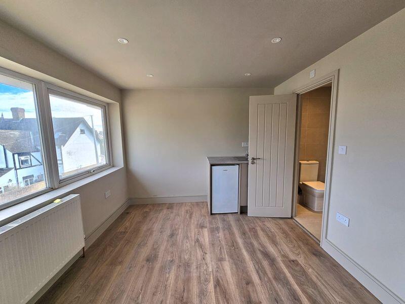 6 bed Mid Terraced House for rent in West Drayton. From Lords Associates of London