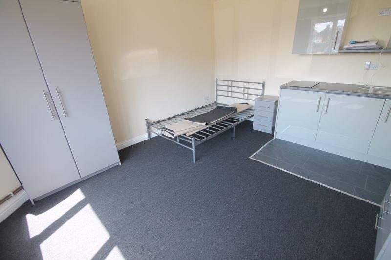 1 bed 1st Floor Flat for rent in Uxbridge. From Lords Associates of London