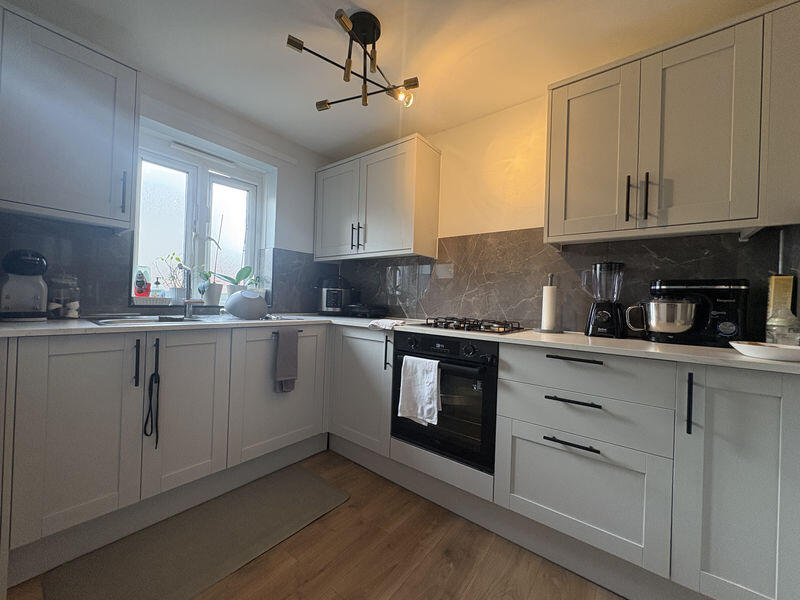 1 bed 1st Floor Flat for rent in Feltham. From Lords Associates of London