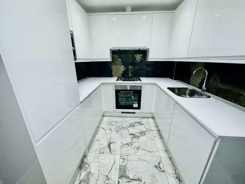 5 bed Semi Detached for rent in Yiewsley. From Lords Associates of London