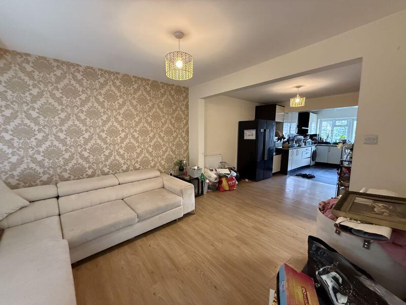 4 bed Semi Detached for rent in Hayes. From Lords Associates of London