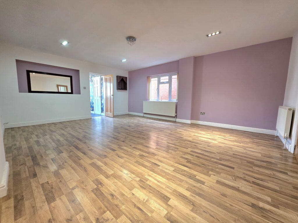 5 bed Mid Terraced House for rent in West Bromwich. From Lords Associates of London