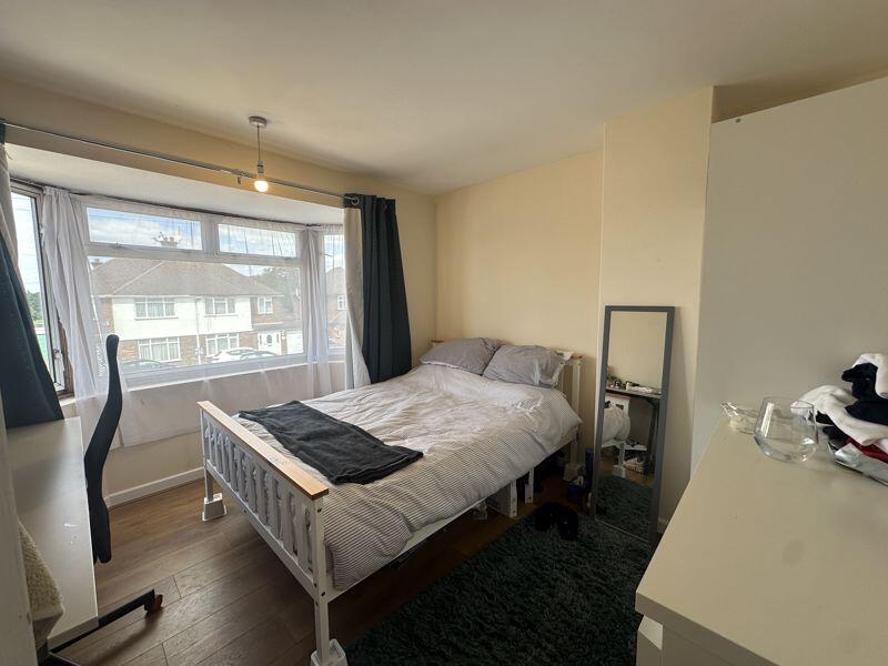 4 bed Semi Detached for rent in Uxbridge. From Lords Associates of London 4 bed Semi Detached for rent in Uxbridge. From Lords Associates of London