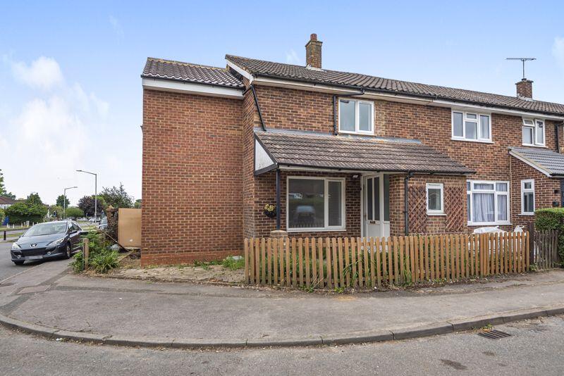 6 bed Mid Terraced House for rent in Farnham Royal. From Lords Associates of London