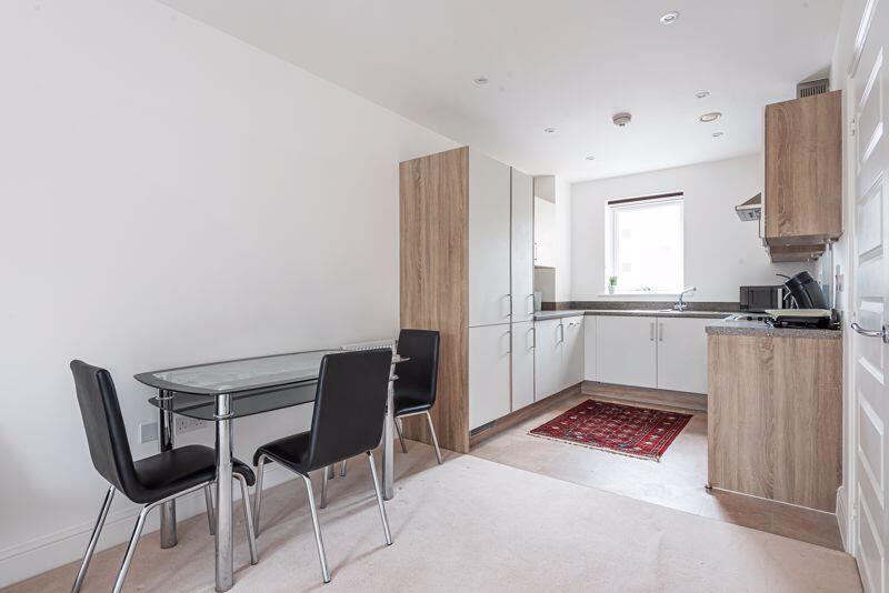 2 bed 1st Floor Flat for rent in Hounslow. From Lords Associates of London 2 bed 1st Floor Flat for rent in Hounslow. From Lords Associates of London