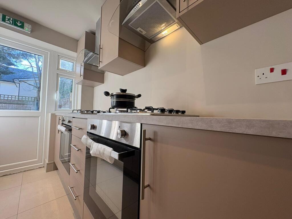 6 bed Mid Terraced House for rent in West Drayton. From Lords Associates of London