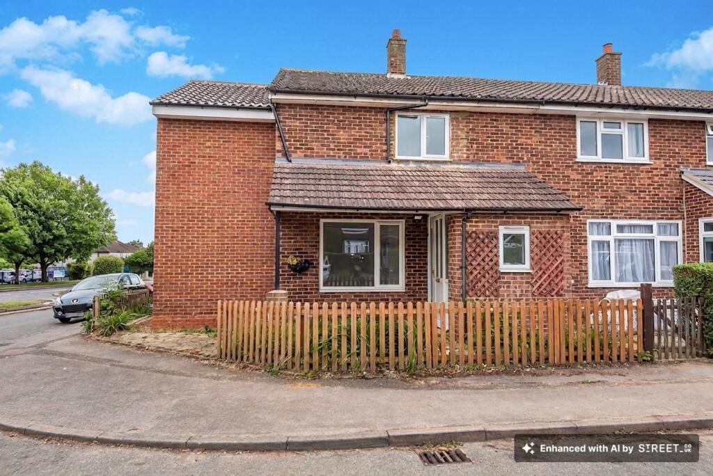6 bed End of Terrace for rent in Farnham Royal. From Lords Associates of London