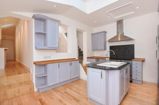 2 bed Mid Terraced House for rent in London. From Chancellors - Finchley Lettings