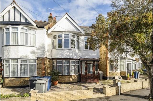 3 bed 1st Floor Flat for rent in Friern Barnet. From Chancellors - Finchley Lettings