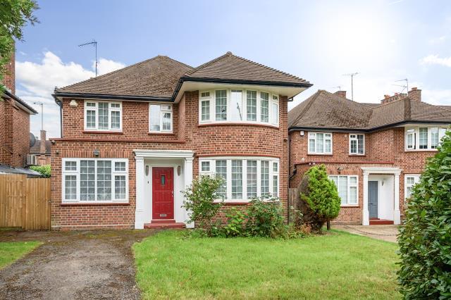 4 bed Detached for rent in London. From Chancellors - Finchley Lettings