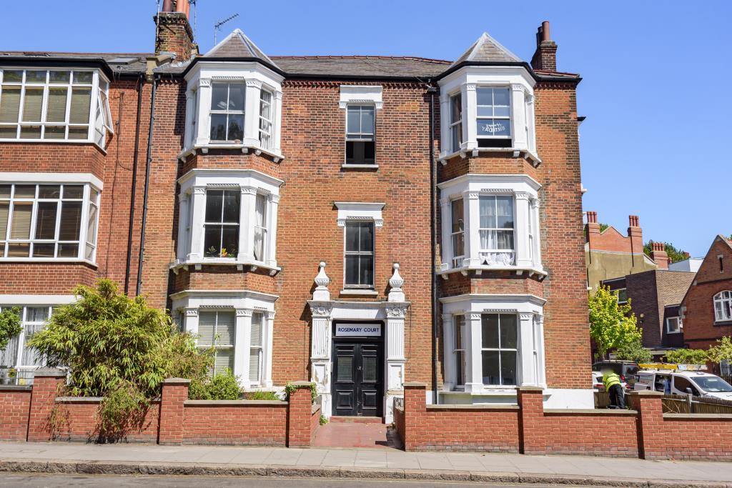 3 bed 1st Floor Flat for rent in London. From Chancellors - Hampstead Lettings