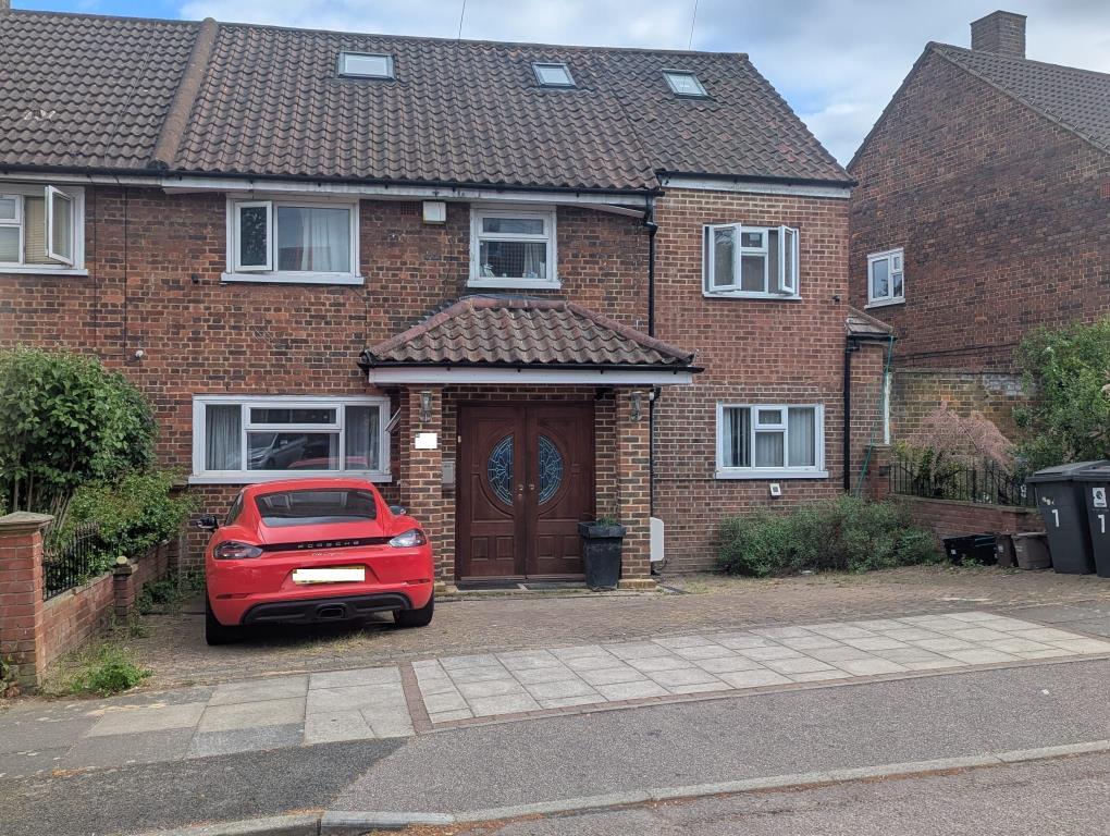7 bed Semi Detached for rent in Friern Barnet. From Chancellors - Hampstead Lettings 7 bed Semi Detached for rent in Friern Barnet. From Chancellors - Hampstead Lettings