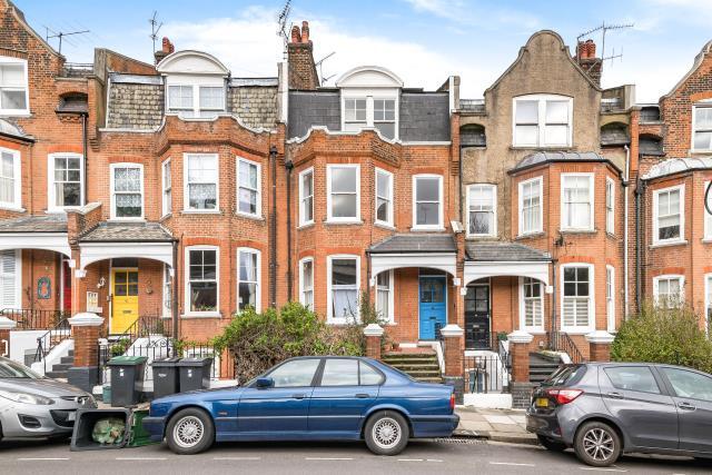 3 bed 1st Floor Flat for rent in London. From Chancellors - Hampstead Lettings