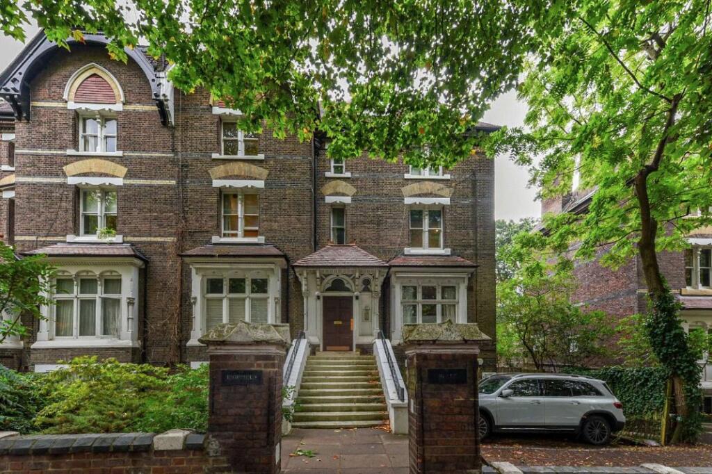 3 bed 1st Floor Flat for rent in London. From Chancellors - Hampstead Lettings