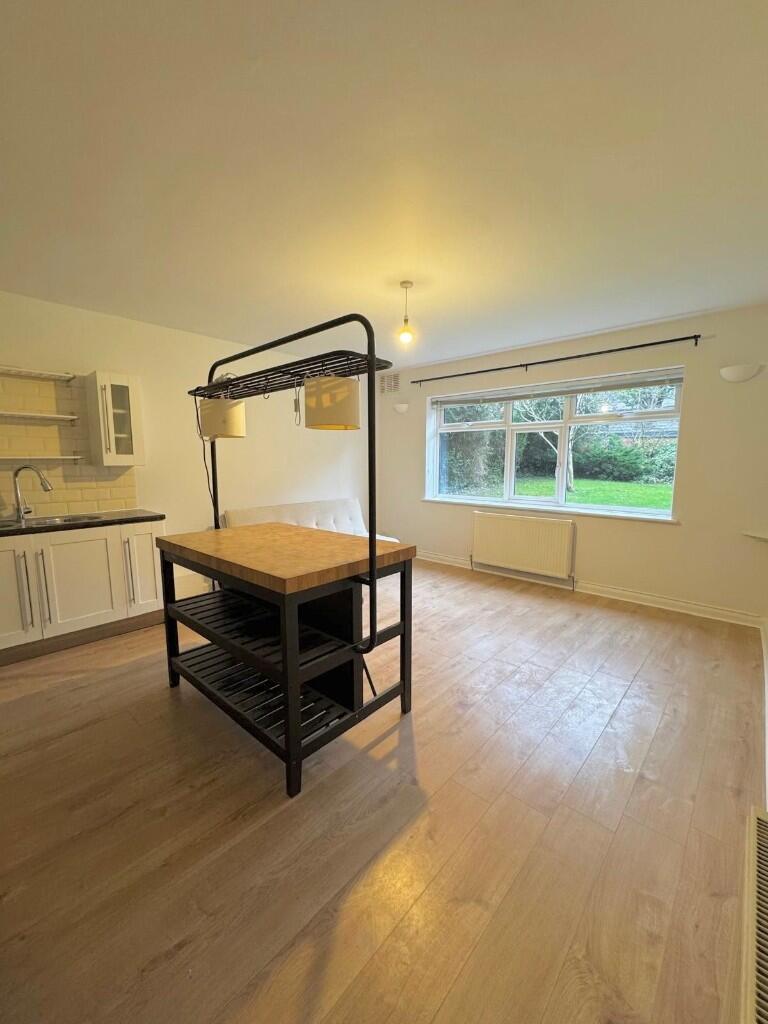1 bed 1st Floor Flat for rent in Brighton and Hove. From AR Lettings - Hove