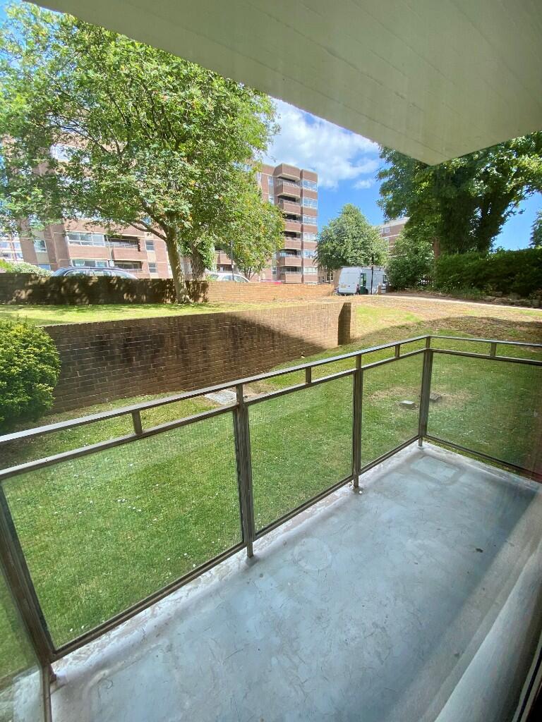 2 bed House (unspecified) for rent in Brighton and Hove. From AR Lettings - Hove