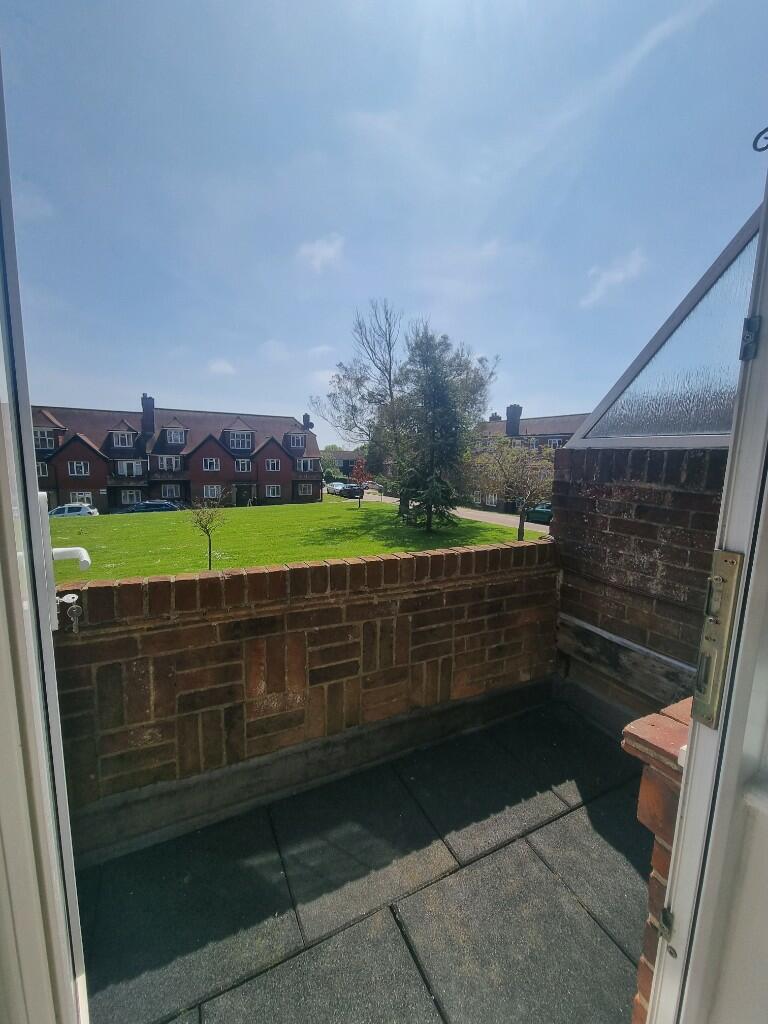 2 bed 1st Floor Flat for rent in Portslade-by-Sea. From AR Lettings - Hove