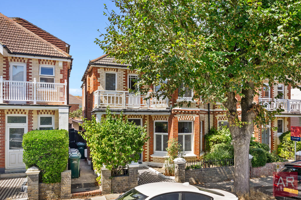 4 bed Detached for rent in Portslade-by-Sea. From AR Lettings - Hove 4 bed Detached for rent in Portslade-by-Sea. From AR Lettings - Hove
