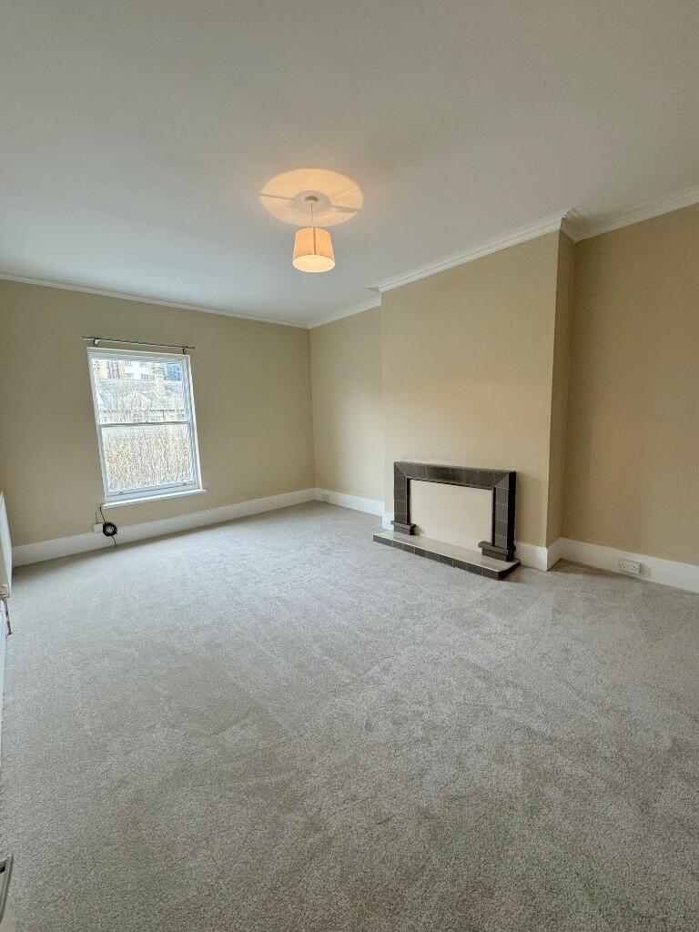 2 bed 1st Floor Flat for rent in Brighton and Hove. From AR Lettings - Hove