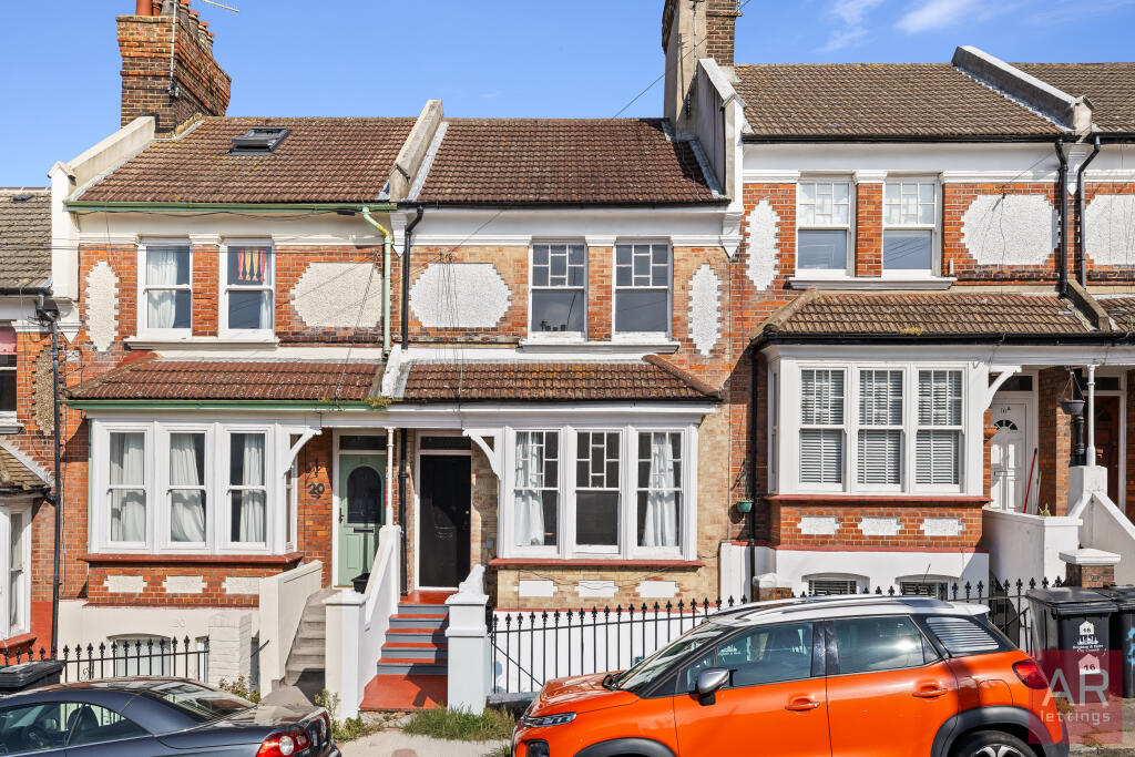 4 bed Mid Terraced House for rent in Ovingdean. From AR Lettings - Hove