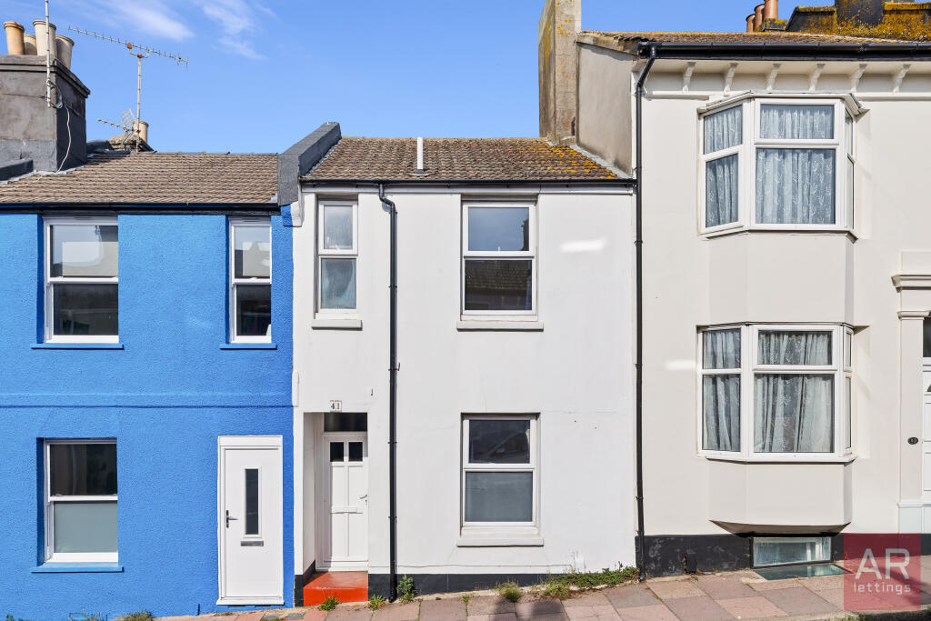 4 bed Mid Terraced House for rent in Ovingdean. From AR Lettings - Hove