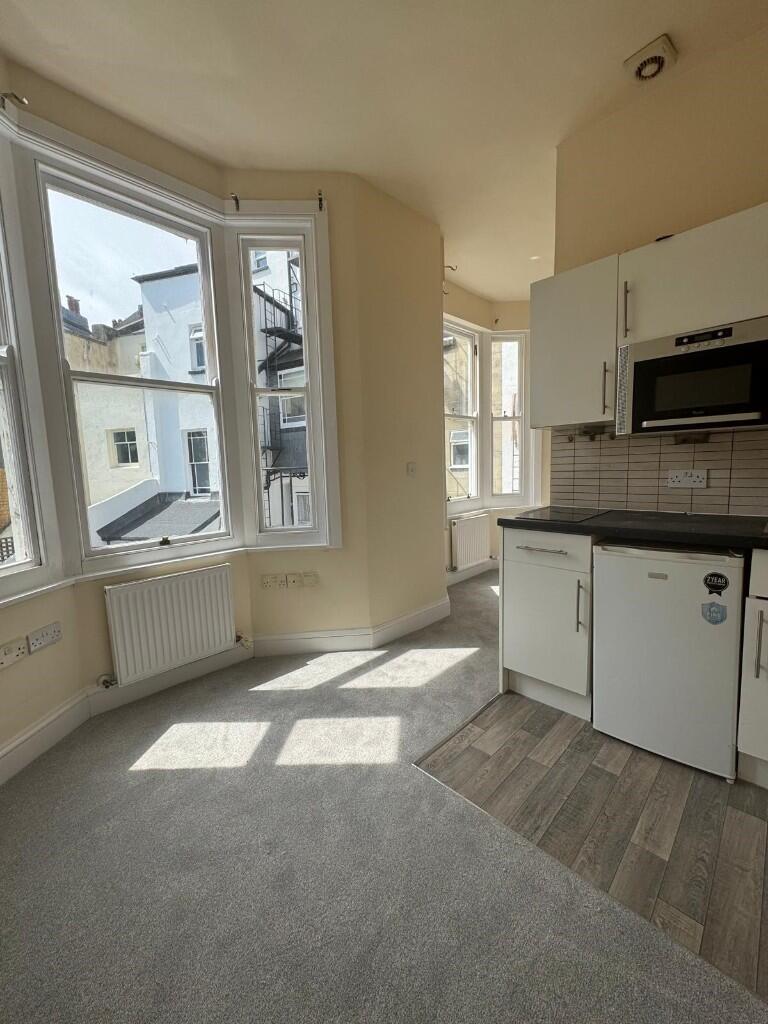 0 bed Studio for rent in Brighton and Hove. From AR Lettings - Hove