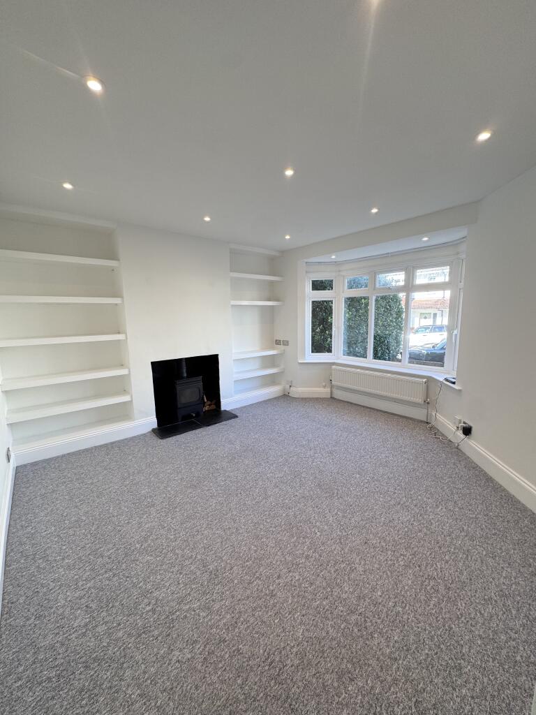 4 bed Mid Terraced House for rent in Brighton and Hove. From AR Lettings - Hove 4 bed Mid Terraced House for rent in Brighton and Hove. From AR Lettings - Hove