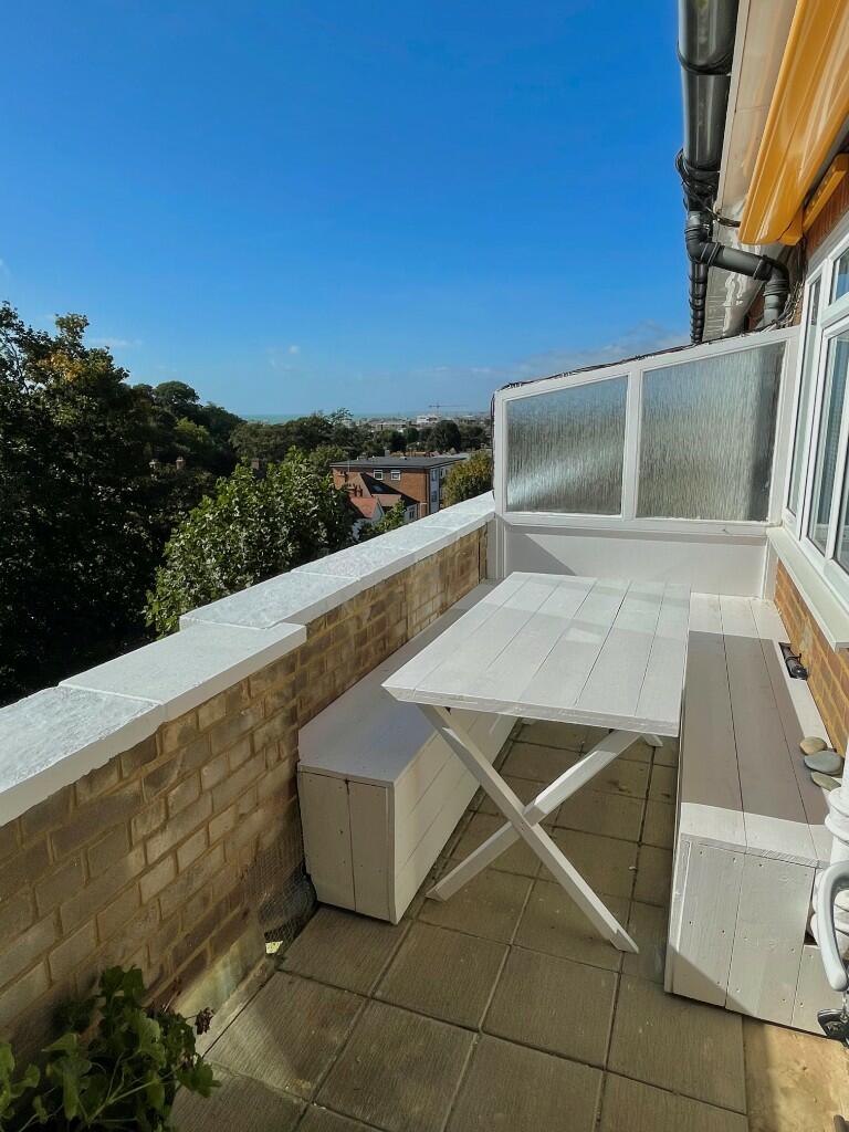 2 bed 1st Floor Flat for rent in Brighton and Hove. From AR Lettings - Hove 2 bed 1st Floor Flat for rent in Brighton and Hove. From AR Lettings - Hove