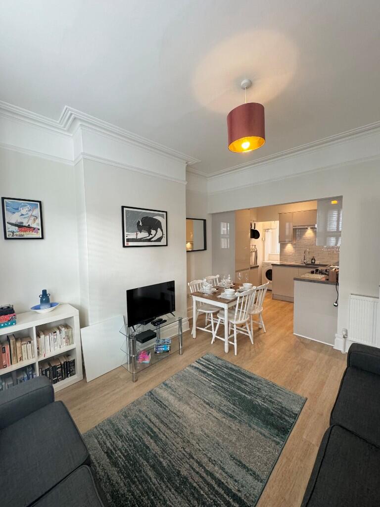 2 bed House (unspecified) for rent in Brighton and Hove. From AR Lettings - Hove