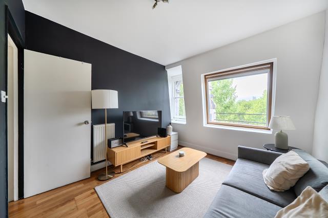 1 bed 1st Floor Flat for rent in London. From Chancellors - Notting Hill Lettings