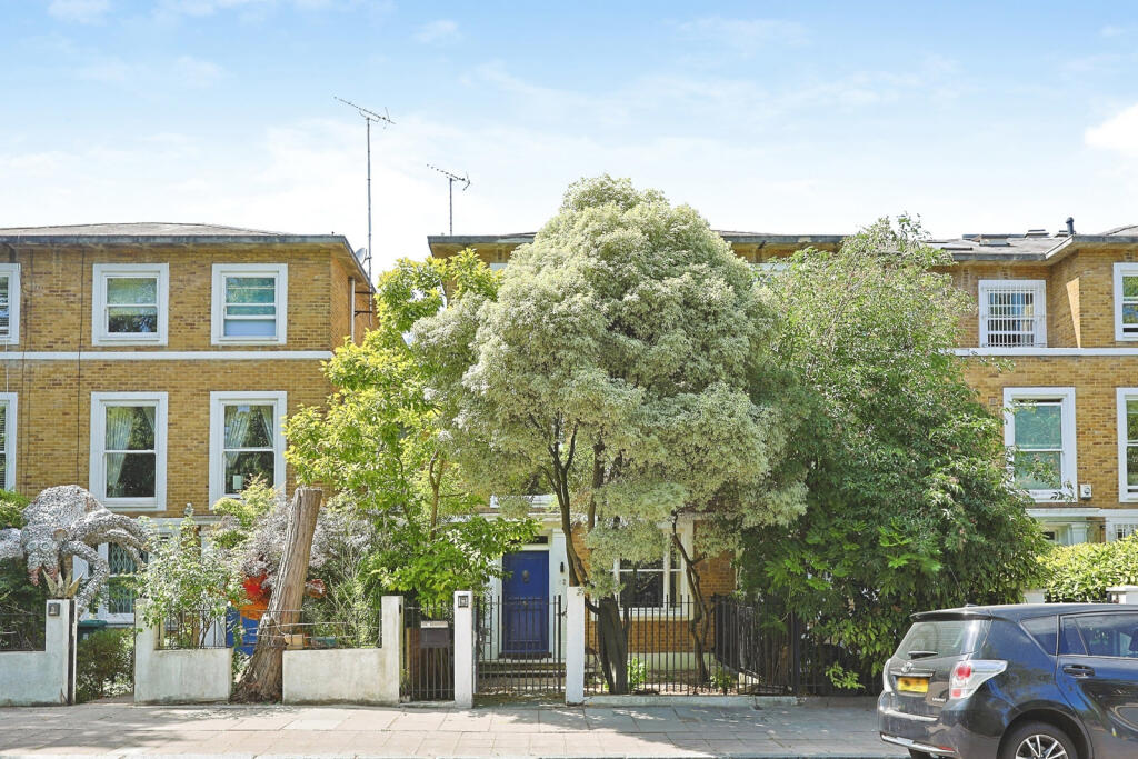 4 bed Mid Terraced House for rent in Hampstead. From Chancellors - St John's Wood Lettings 4 bed Mid Terraced House for rent in Hampstead. From Chancellors - St John's Wood Lettings