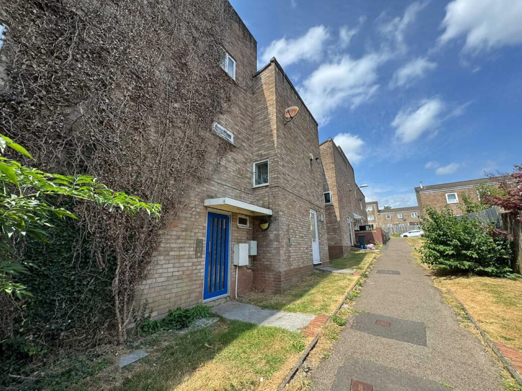 3 bed Mid Terraced House for rent in Cwmbran. From Archer & Co - Usk 3 bed Mid Terraced House for rent in Cwmbran. From Archer & Co - Usk