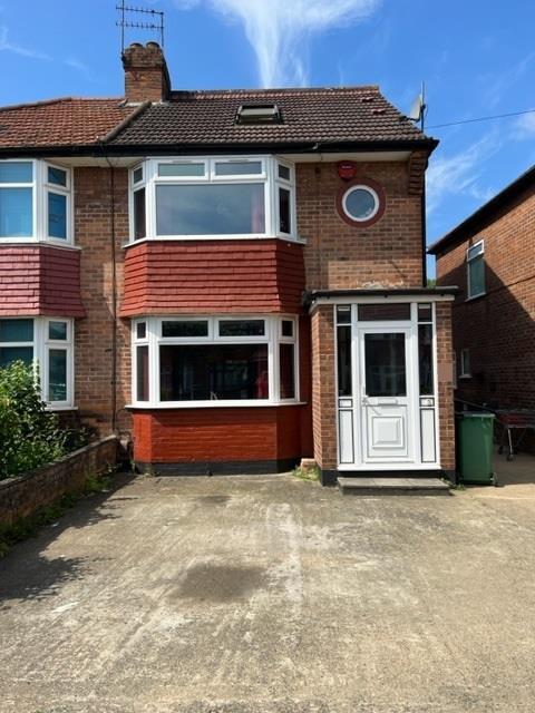 4 bed Semi Detached for rent in Stanmore. From Chancellors - Stanmore Lettings 4 bed Semi Detached for rent in Stanmore. From Chancellors - Stanmore Lettings