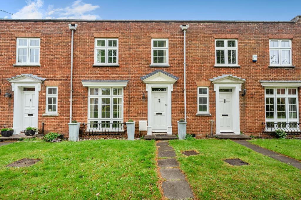 2 bed Mid Terraced House for rent in Pinner. From Chancellors - Stanmore Lettings