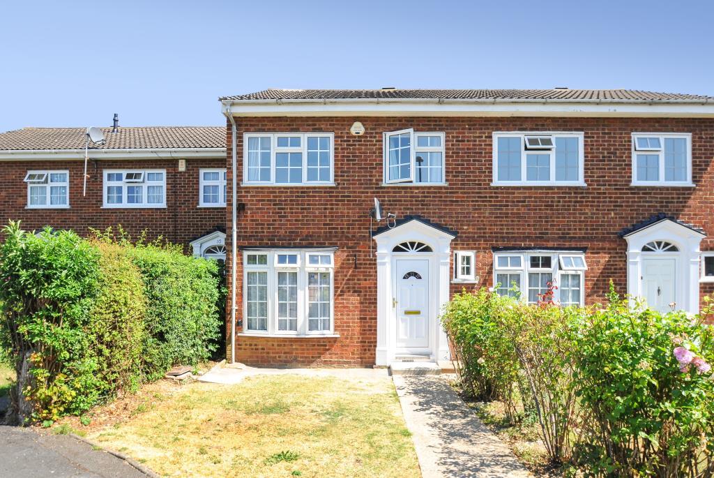 3 bed Mid Terraced House for rent in Pinner. From Chancellors - Stanmore Lettings