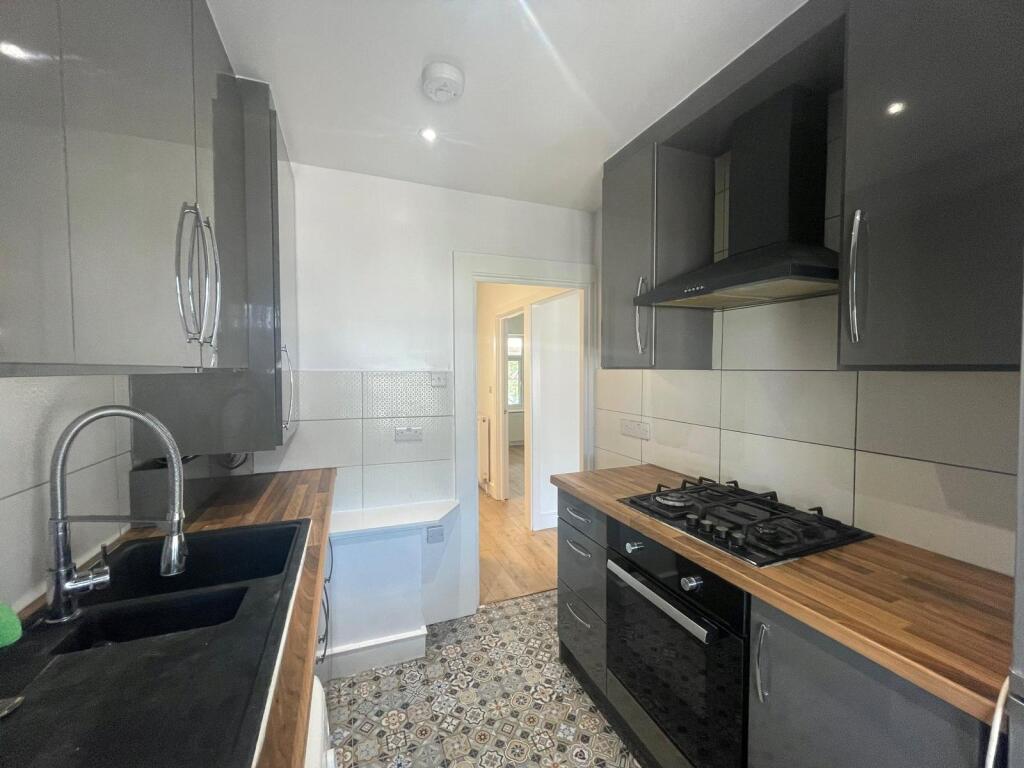 3 bed 1st Floor Flat for rent in Northolt. From Chancellors - Stanmore Lettings 3 bed 1st Floor Flat for rent in Northolt. From Chancellors - Stanmore Lettings