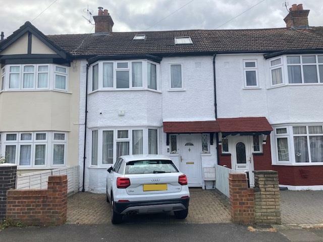 4 bed Mid Terraced House for rent in New Malden. From Chancellors - Surbiton Lettings