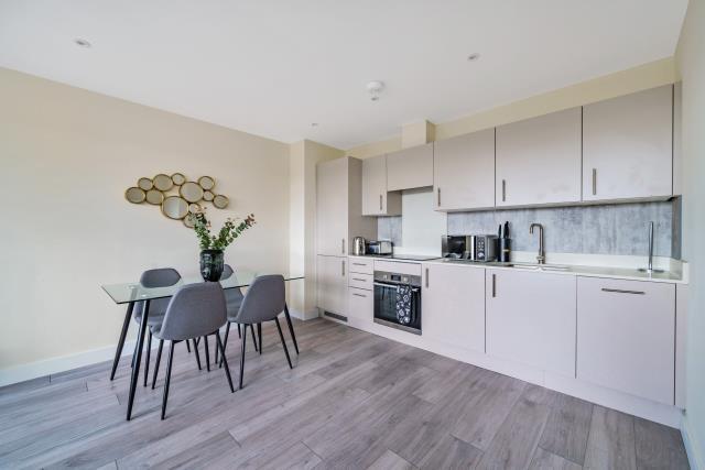 2 bed Apartment for rent in Stoneleigh. From Chancellors - Surbiton